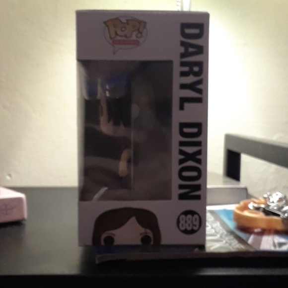 Funko pop Daryl Dixon TWD - Picture 2 of 4